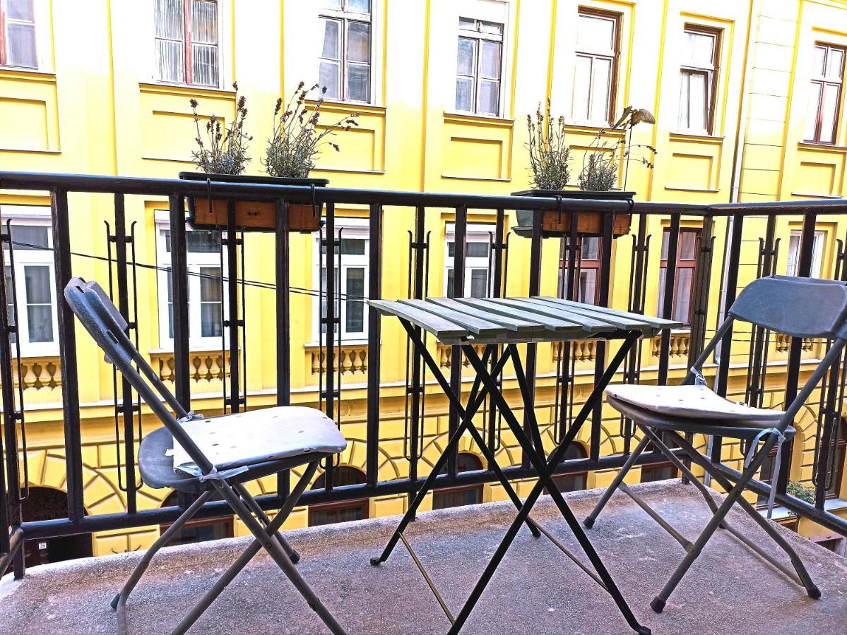 Opera Home Apartment Budapeste Exterior foto